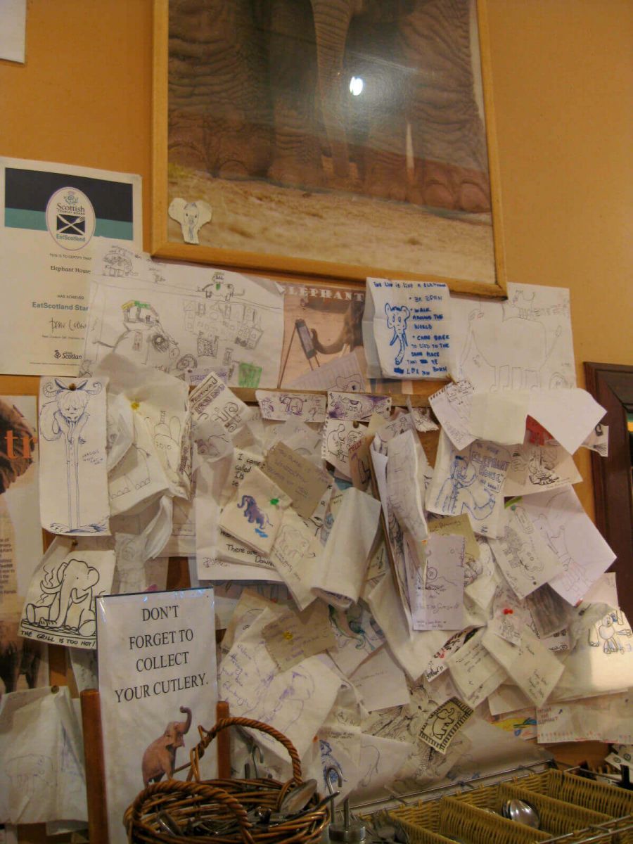 愛丁堡大象咖啡廳內部環境