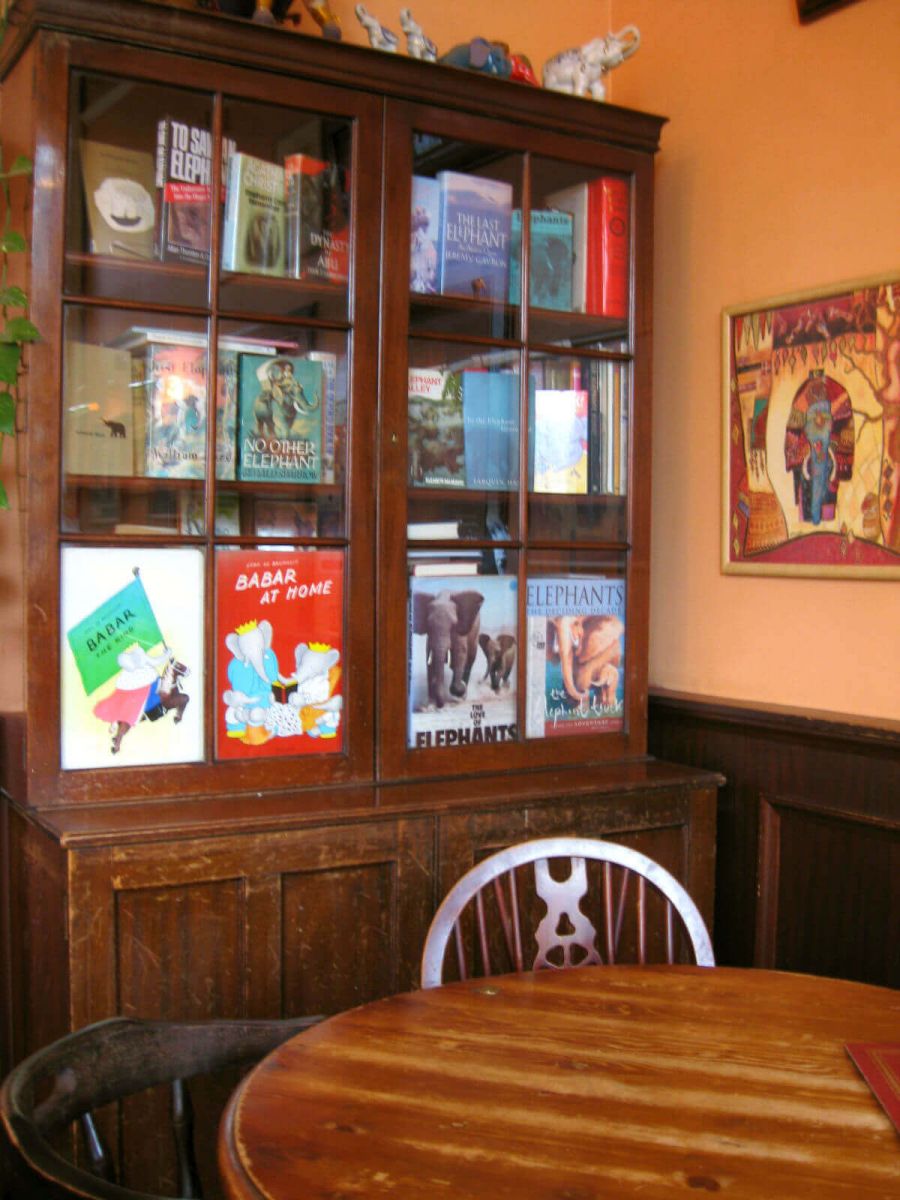 愛丁堡大象咖啡廳內部環境