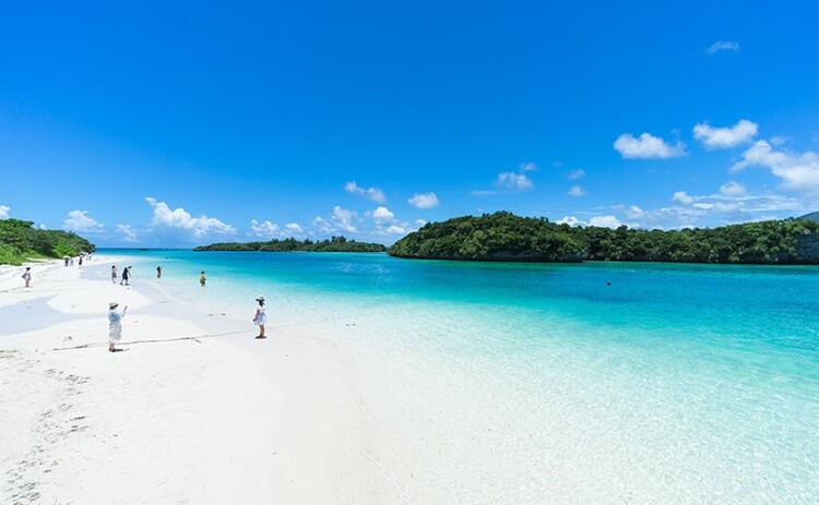 七彩虹光川平灣